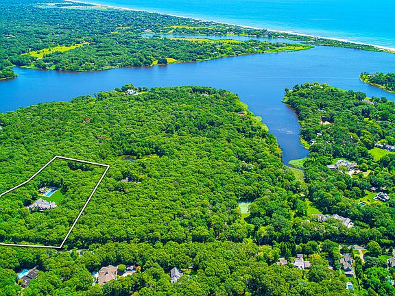 2nd image of 58 Wainscott Stone Rd