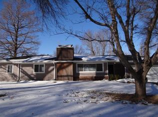 139 Woodland Rd, Lansing, KS 66043
