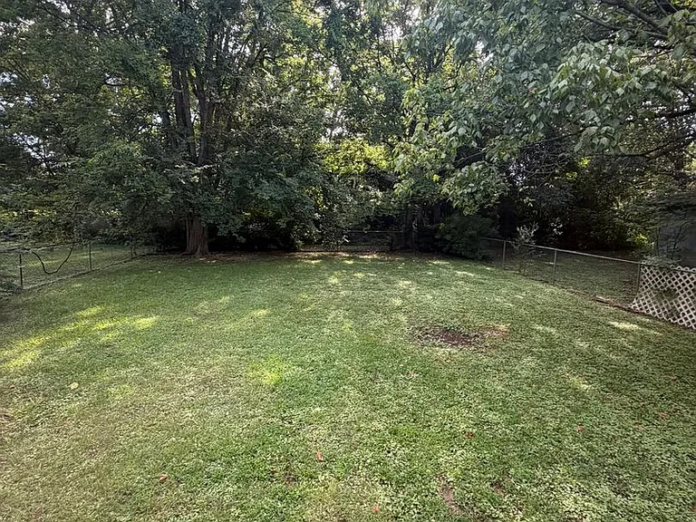 308 S Broad St — Photo 10