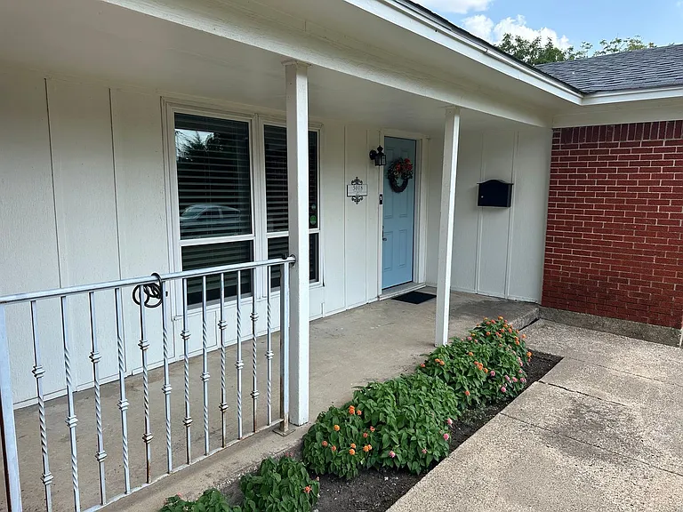 3018 Gardenia Dr — Photo 3