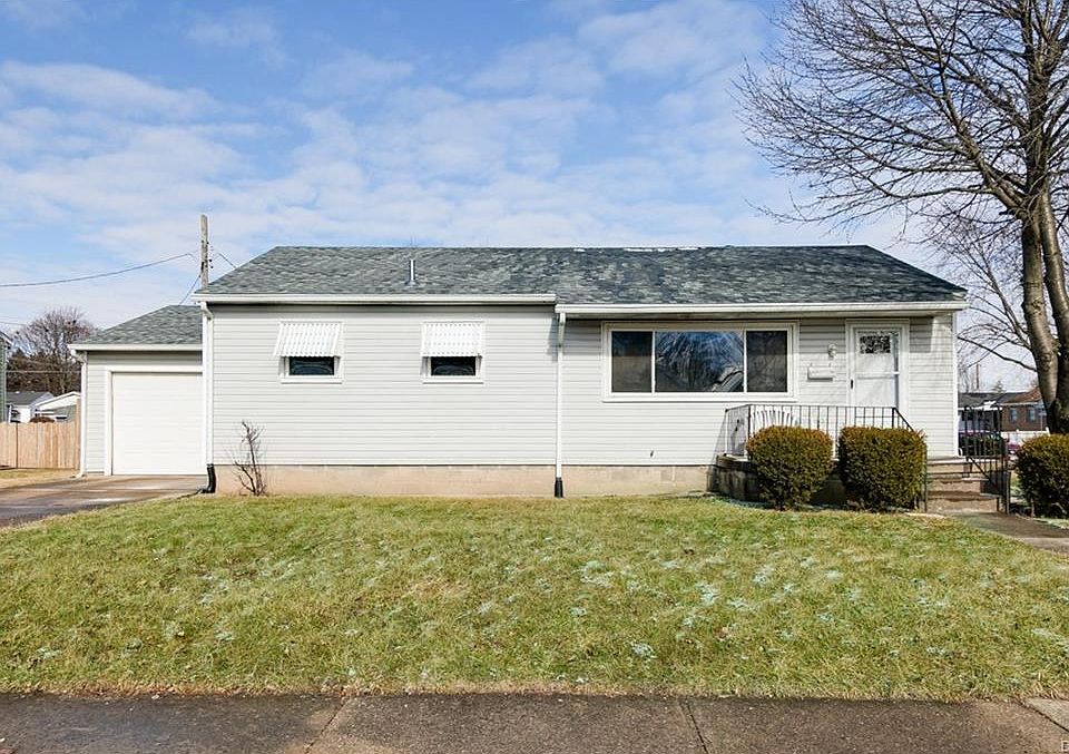 1st image of 900 Robinson Ave