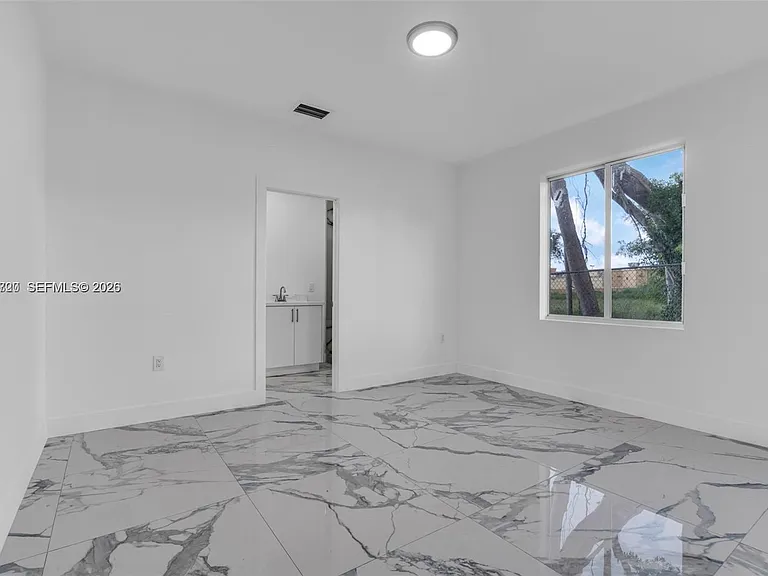 11870 SW 220th St — Photo 27