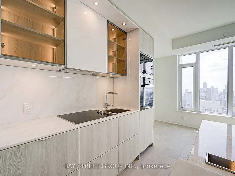 11 Yorkville Ave #5408 — Photo 12
