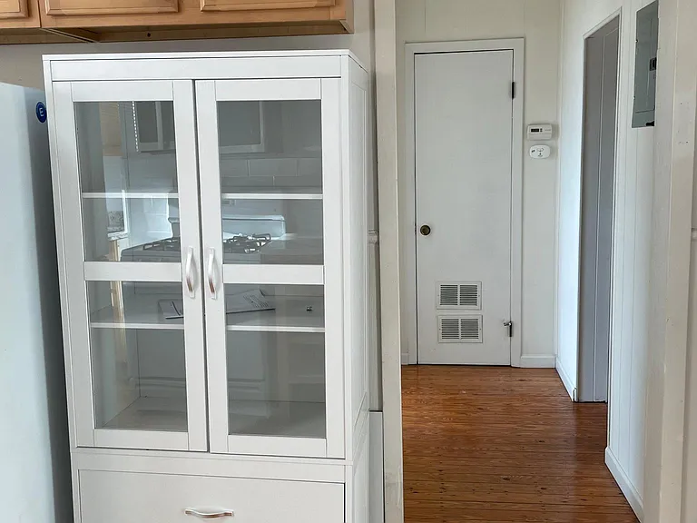 475 Monmouth St #4 — Photo 4