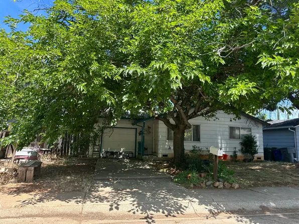 2094 Deimos Ct, Redding, CA 96002