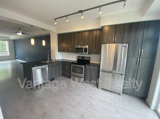 625 Boynton Pl #6, Kelowna, BC V1V3B5