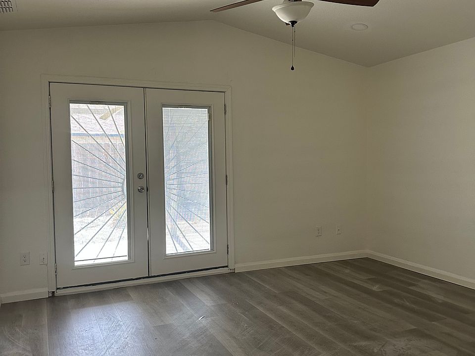 2nd image of 1198 Hutchinson Ave