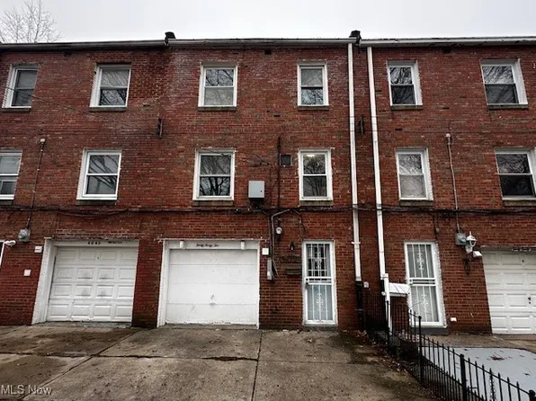 4042 Northfield Rd, Highland Hills, OH 44122