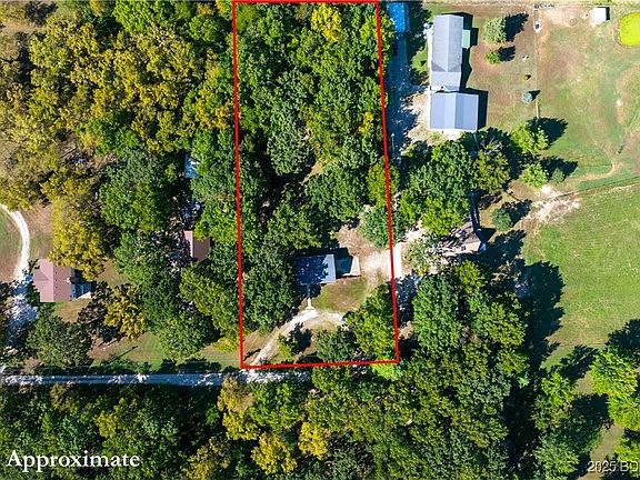 2nd image of 7 Rosewood Dr