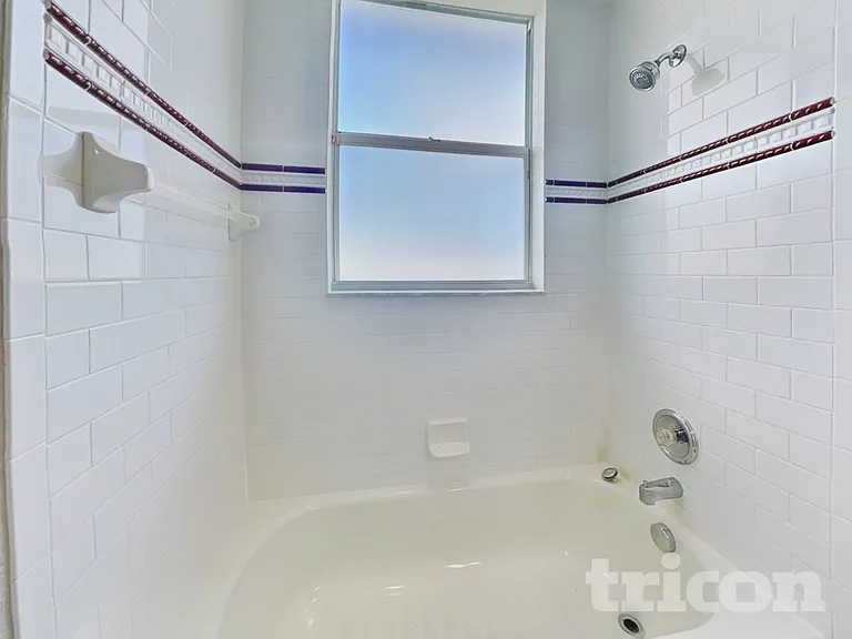 2793 W Price Blvd — Photo 10