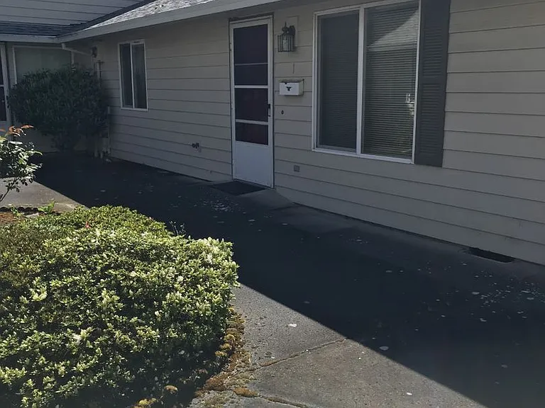1802 C St — Photo 9