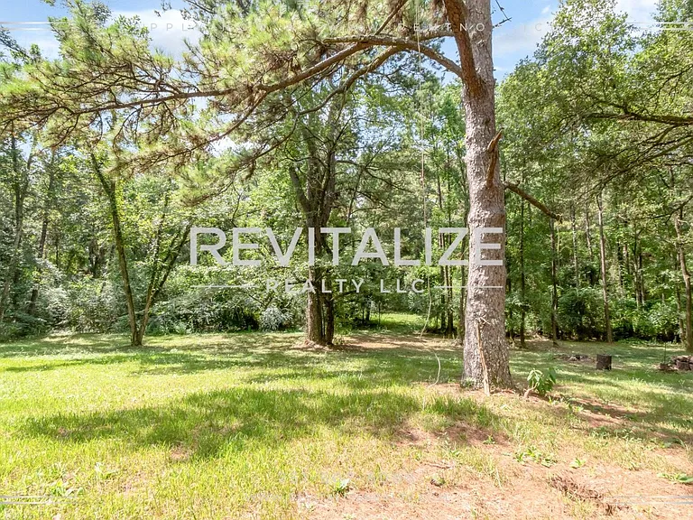 2365 Sybel Dr — Photo 25