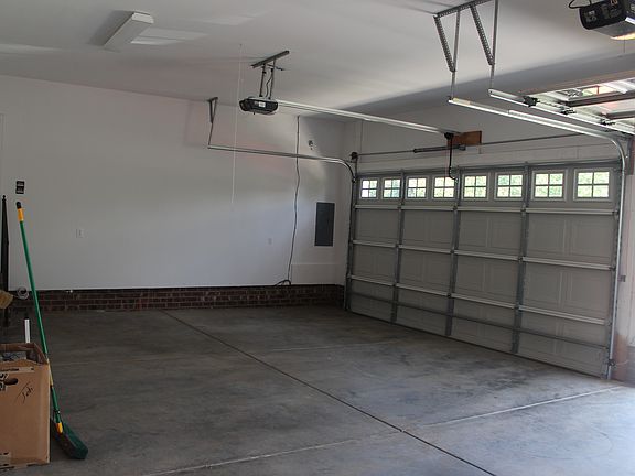 2 door, 3 car garage