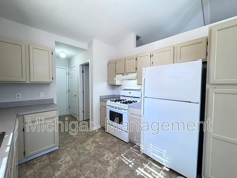 173 Algansee Dr — Photo 22
