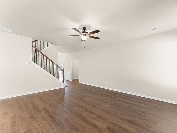 5th image of 755 Lakehaven Ln