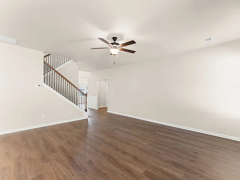 755 Lakehaven Ln — Photo 5