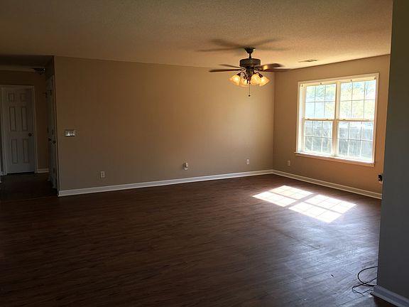 5th image of 167 Elkwood Dr