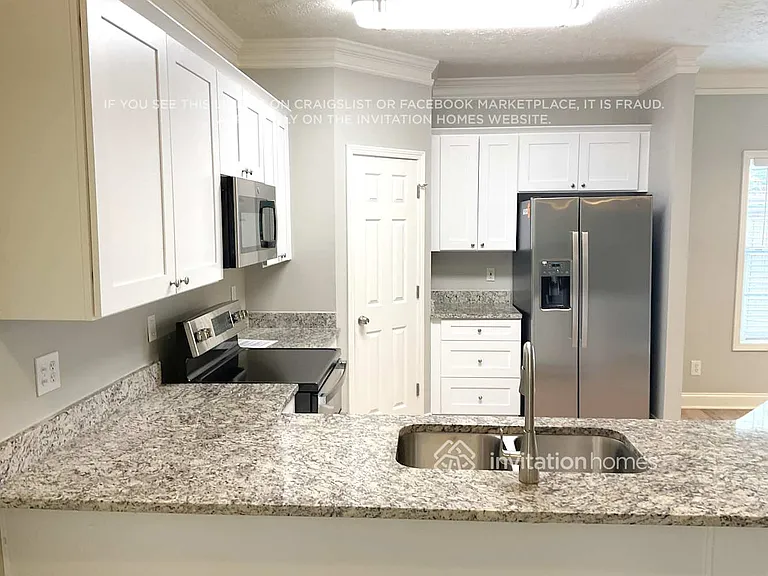 2015 Towne Park Dr — Photo 5