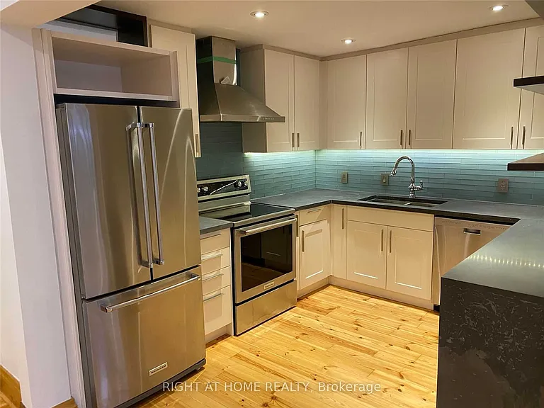 22 Croft St — Photo 8