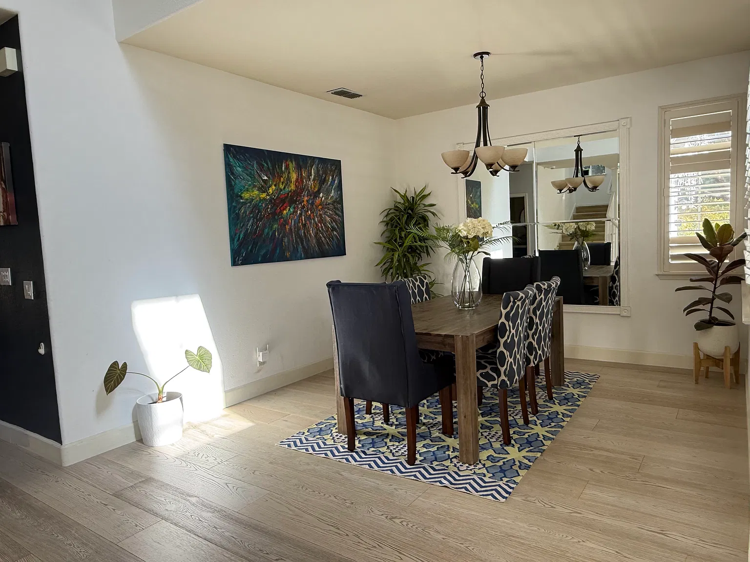 5 bed, 3403 sqft, $9,500 — Photo 3