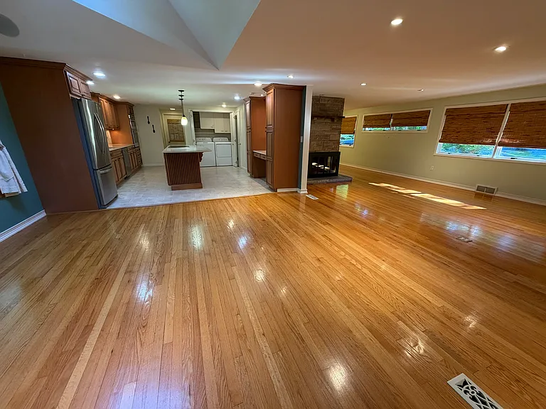 54 Tree Top Ln — Photo 11