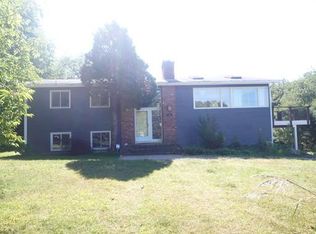 70 Wampanog Ln, Tiverton, RI 02878