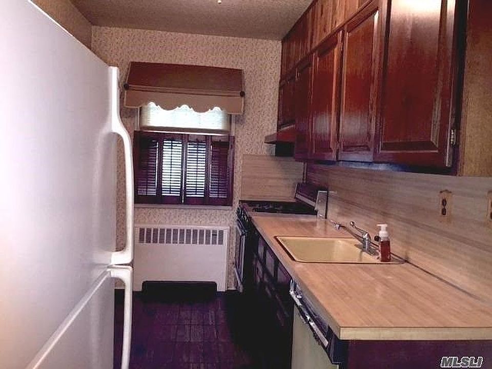 1st image of 255-12 61st Ave Unit 903