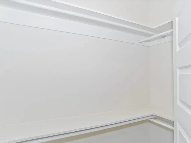 835 Winston St — Photo 27