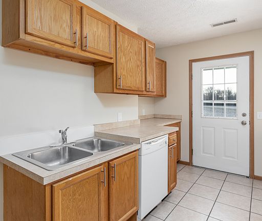 2nd image of 821 Serenity Ln