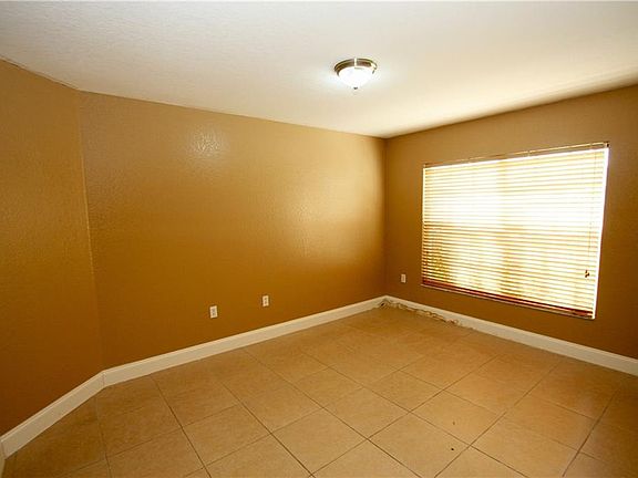 4th image of 469 Terranova St
