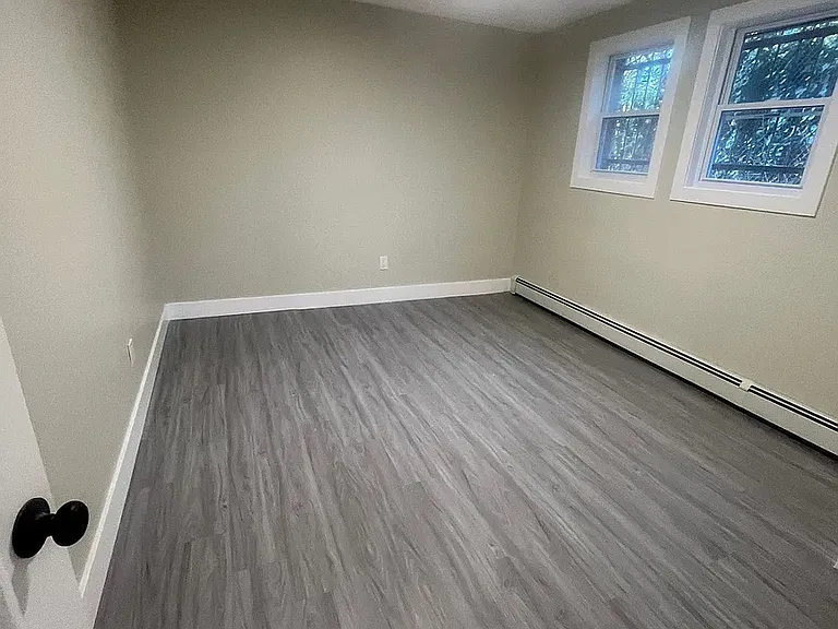 9-11 Stecher St #6R — Photo 3