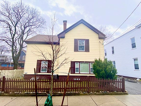 2nd image of 25 Jackson St