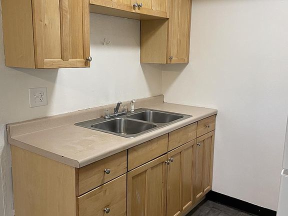 3rd image of 2301 Minnehaha Ave S #5