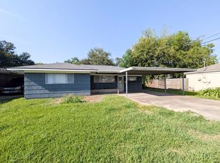 3265 East Dr, Groves, TX 77619