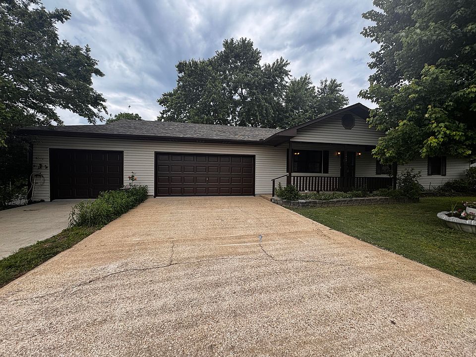 1st image of 1017 N Summit Avenue