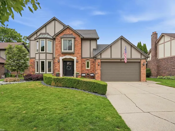 14871 Crofton Dr, Shelby Township, MI 48315