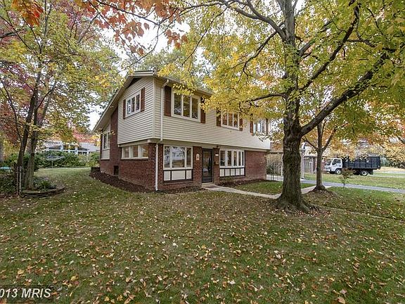 3rd image of 5533 Hershey Ln