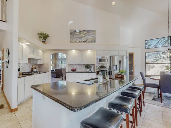 8920 Vallejo Pl NE, Albuquerque, NM 87122