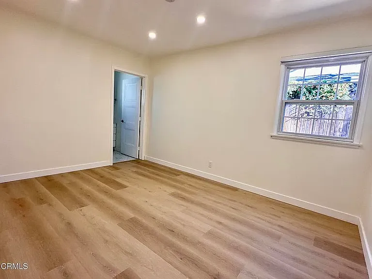 17451 Keswick St — Photo 11