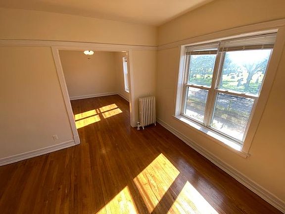 4th image of 4905 N Clark St #2EA