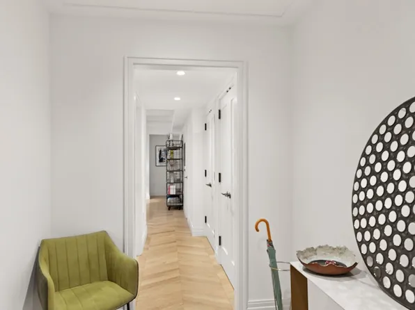 393 West End Avenue image 9 of 17