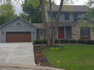 404 Arthur St, Hopkins, MN 55343