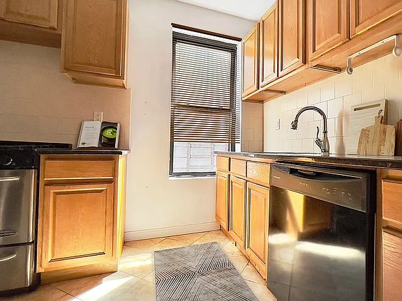2nd image of 526 W 161st St APT 20