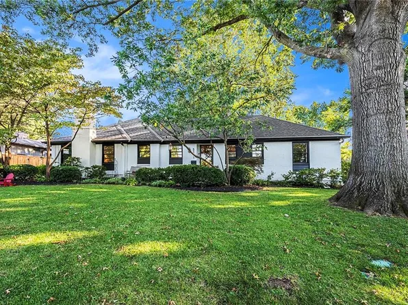 5111 W 64th St, Prairie Village, KS 66208