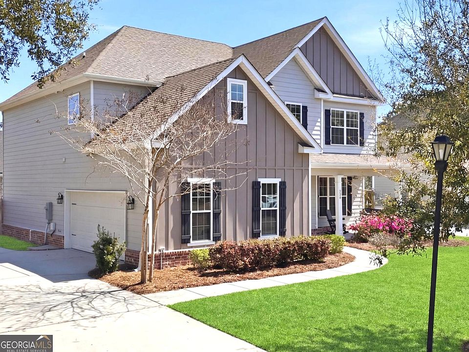 1st image of 220 Fairmont Dr