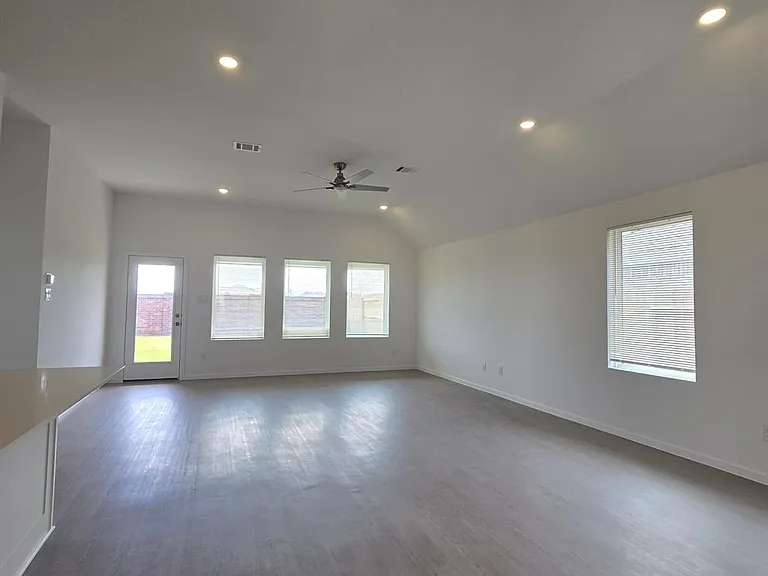 3008 Pintail Green Dr — Photo 4