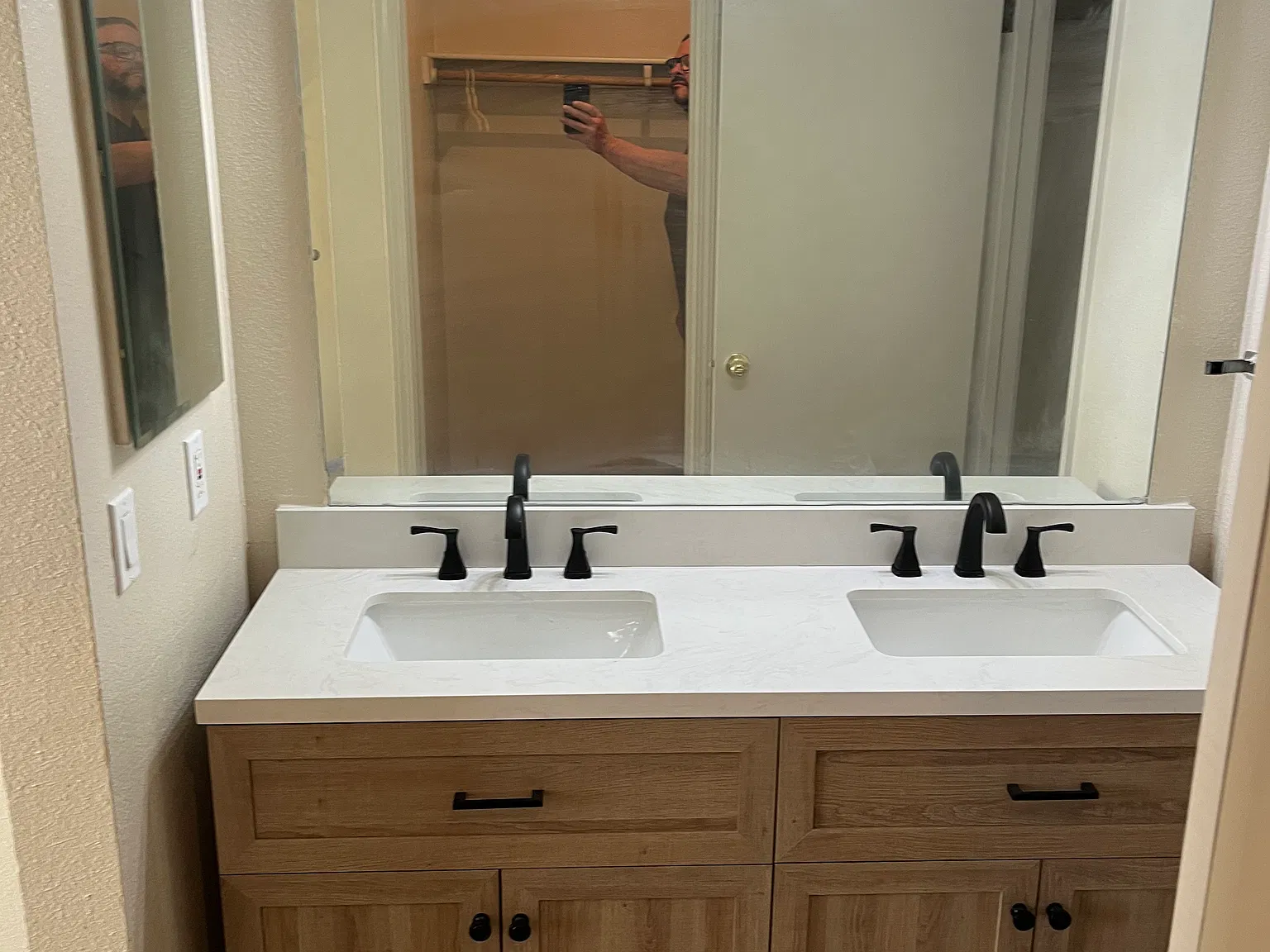 2 bed, 800 sqft, $1,890 — Photo 2