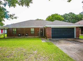 529 S Arcola St, Angleton, TX 77515
