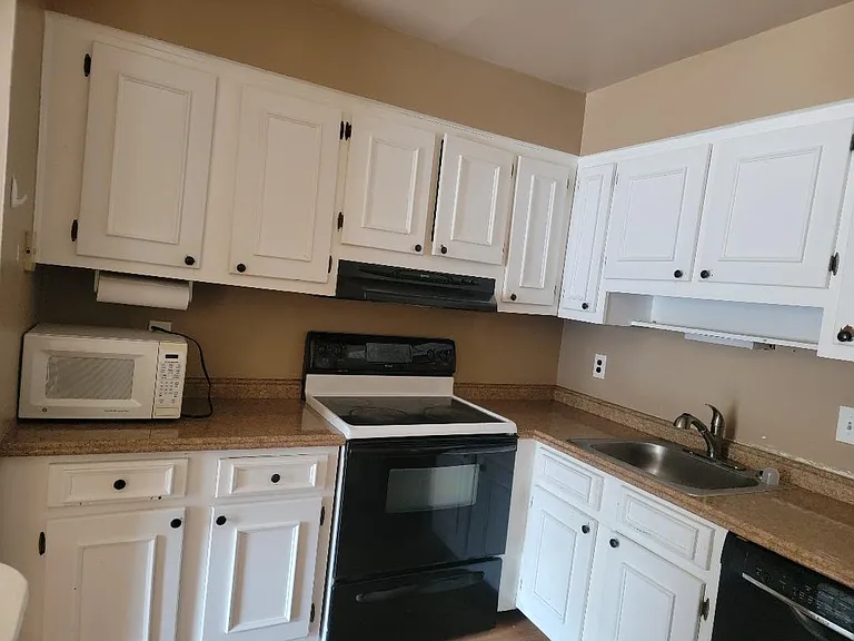 402 Whitpain Hls — Photo 6