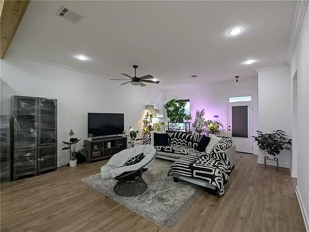 703 Linden St — Photo 3